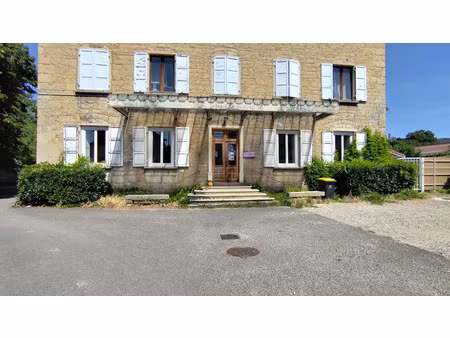 location commerce 148 m² à miribel (01700)