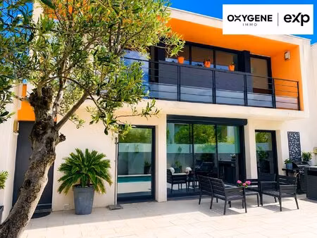 villa contemporaine - piscine - quartier résidentiel très pris