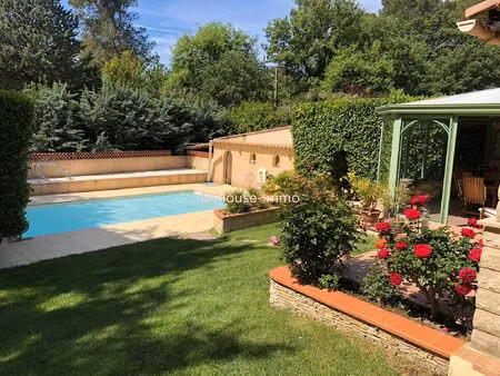 élégante maison de 8 pièces avec jardin et piscine à la bouilladisse