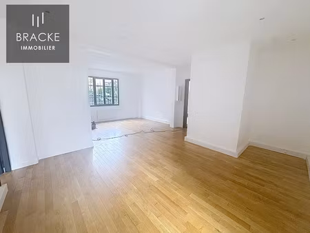 location locaux professionnels 4 pièces 62 m² à courbevoie (92400)  1 900 €