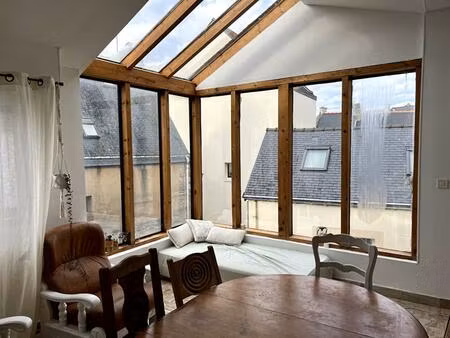 immeuble de bureaux avec jardin et garage - centre-ville de quiberon