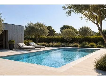 aux portes de bayeux  une propriété de caractère  sa piscine et son jardin paysager