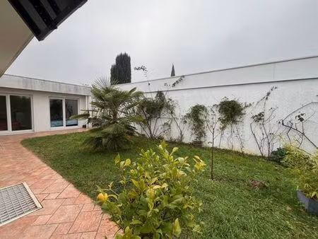 maison de luxe de 5 pièces en vente à chassieu  france