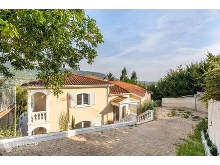maison de 9 pièces de luxe en vente à fleurieu-sur-saône  auvergne-rhône-alpes