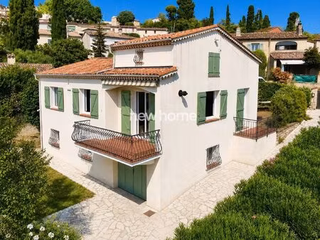 charmante maison rénovée à fayence  à pied du village