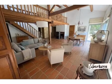 belle maison familiale de 175 m² sur terrain arboré de 2 963 m² exposé plein sud