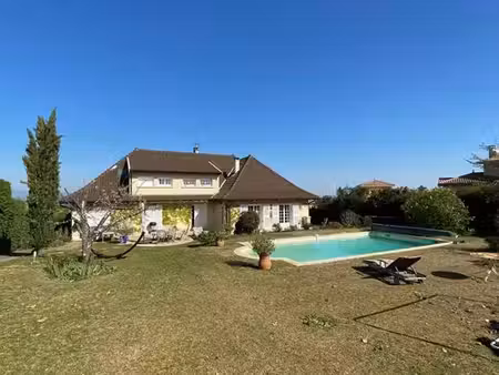 maison de 8 pièces de luxe en location à communay  france