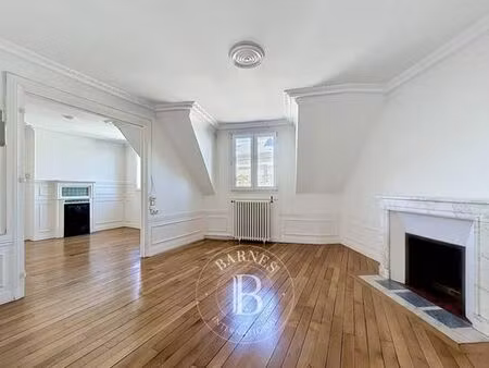 appartement de luxe en location à tour eiffel  invalides – ecole militaire  saint-thomas d