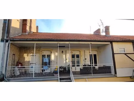 grand appartement t4 avec extérieur et garage véhicule