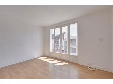 location appartement 2 pièces  46.12m²  montreuil