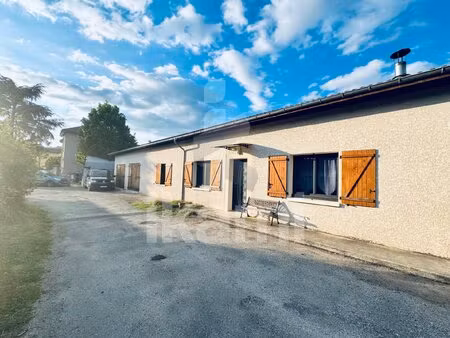 maison avec garages et atelier