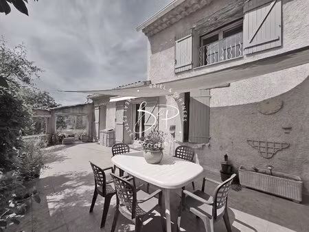 proche lorgues  maison de hameau pleine d'âme avec vue imprenable sur les vignes