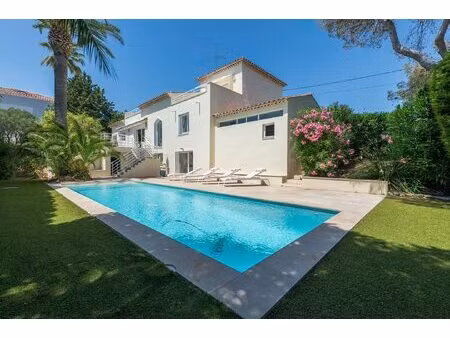 villa d'architecte avec piscine à pied du port de santa-lucia