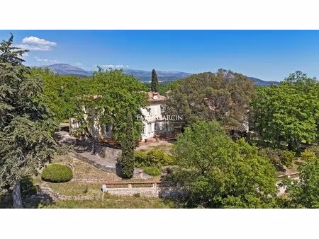 a vendre superbe château à callian et ses dépendances - dernière demeure de nadia leger