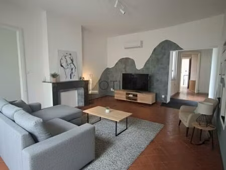 à vendre appartement aux beaux volumes immeuble bourgeois en pierre cœur de ville de...