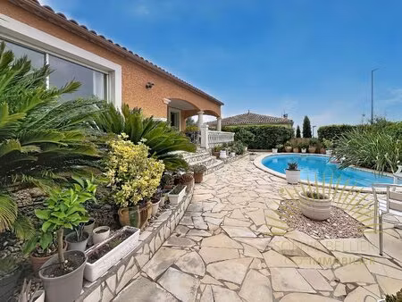 jolie maison de plain pied avec 4 chambres et piscine