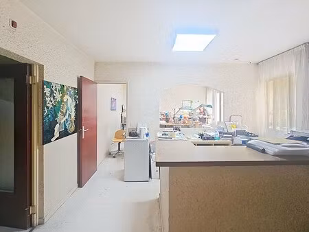 local professionnel ou appartement 3 pièces en rez-de-chaussée à avignon