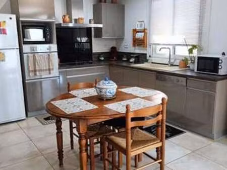location appartement 3 pièces meublé à arles (13104) : à louer 3 pièces meublé / 63m² arle