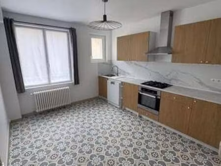 location maison à provins (77160) : à louer / 140m² provins