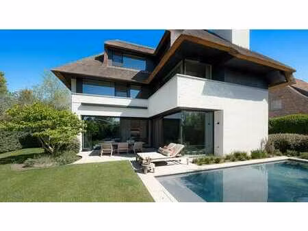 villa de luxe à vendre à knokke avec piscine et double garag
