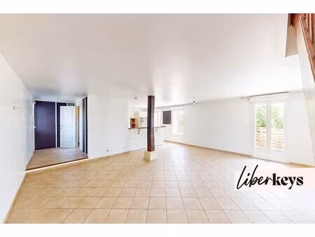maison en pierre t5 - 2 jardinets - 2 places de parking