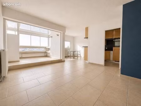 marina à l’année 59 m2+ rooftop+pkg et appontement