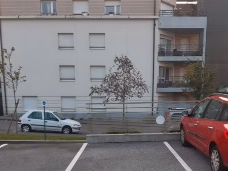 place de parking à louer seynod proche bd costa de beauregard