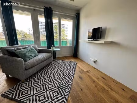 studio meublé entièrement rénové au pied du tramway