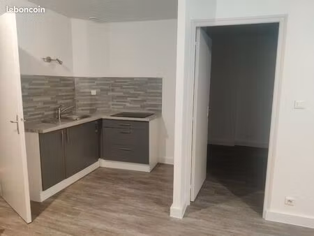 location t2 plein centre bouvron