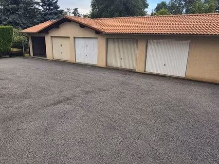 loue garage arpajon-sur-cère