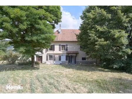 maison de caractère de 153 m² avec 2 hectares de terrain – un véritable havre de paix à ch
