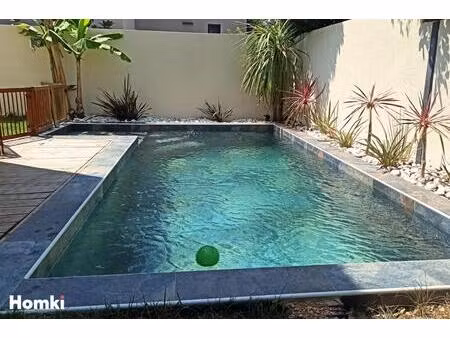 maison contemporaine  piscine et jardin végétalisé à villeneuve-lès-maguelone