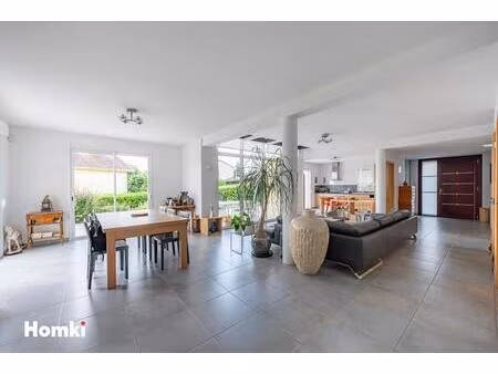 propriété familiale t11 de 306.89 m²