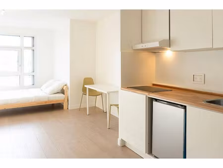 location meublée appartement 1 pièce 31 m² à saint-denis (93200)  810 €
