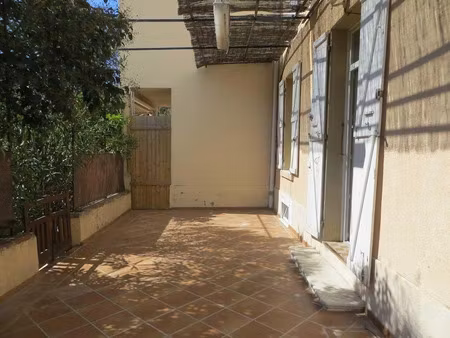 location appartement 2 pièces 50 m² à toulon (83000)  860 €