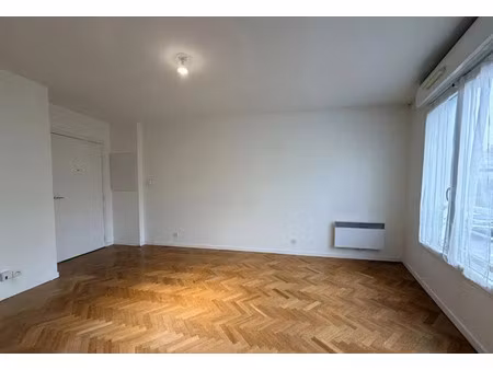 location appartement 1 pièce 24 m² à aulnay-sous-bois (93600)  870 €