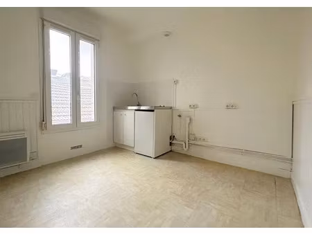 location appartement 2 pièces 45 m² à saint-denis (93200)  1 100 €