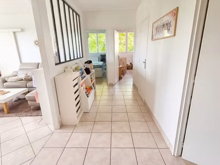 f4 en centre-ville de beynes  superbe appartement clé en mai