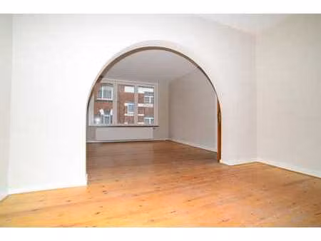appartement 1 chambre 75 m2 jette avec balcon