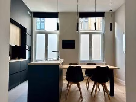 colocation : 1 chambre meublée avec douche et wc privés