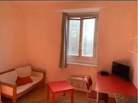 location meublée appartement 1 pièce 13 m² à lille (59000)  440 €