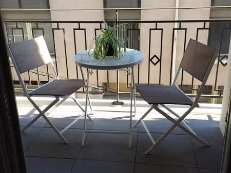 location appartement 3 pièces 54 m² à toulon (83000)  760 €