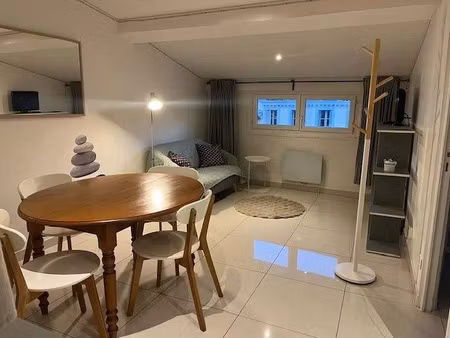 location meublée appartement 2 pièces 30 m² à toulon (83000)  595 €