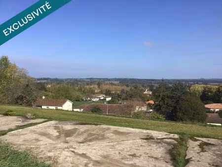 ensemble de bâtiments de 1400 m2 centre castillonnès.