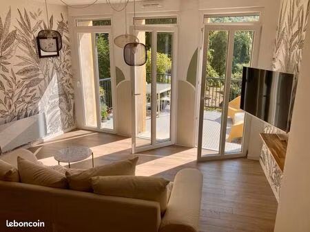 appartement meublé de standing – 90 m² – terrasse avec vue sur parc privatif – lessy (aux 