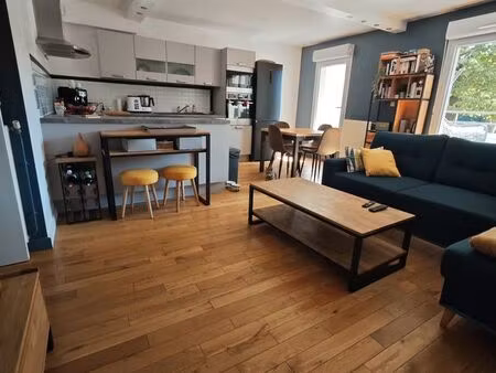 appartement t3 de 64 m² traversant avec terrasse  balcon  garage fermé et cave – île de na