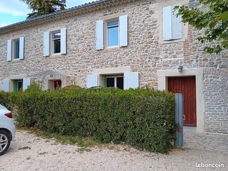 loue f4 dans maison de village