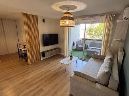 t2 meublé avec terrasse  piscine et garage