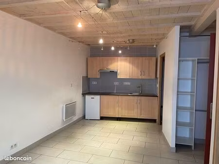 loue appartement t2 38 m2 proche cadelade le puy en velay état neuf
