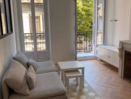 appartement 1 chambre et 1 bureau - 6eme castellane